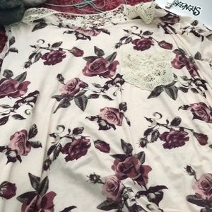 Floral top with pocket